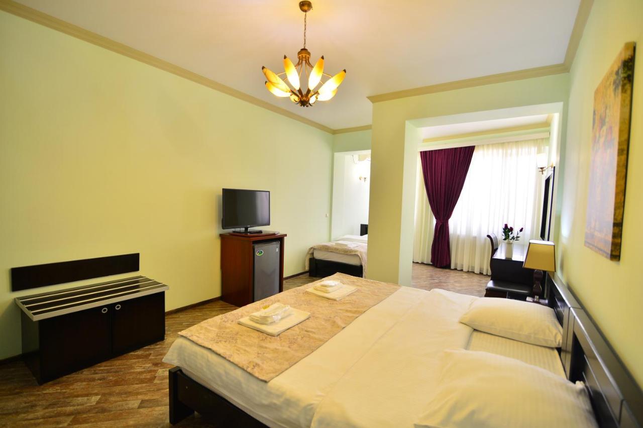 Hotel Blissdom 第比利斯 外观 照片
