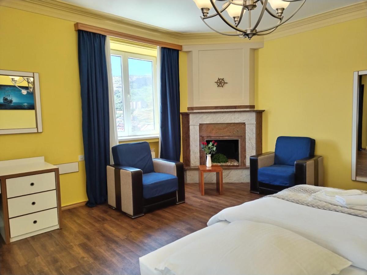 Hotel Blissdom 第比利斯 外观 照片